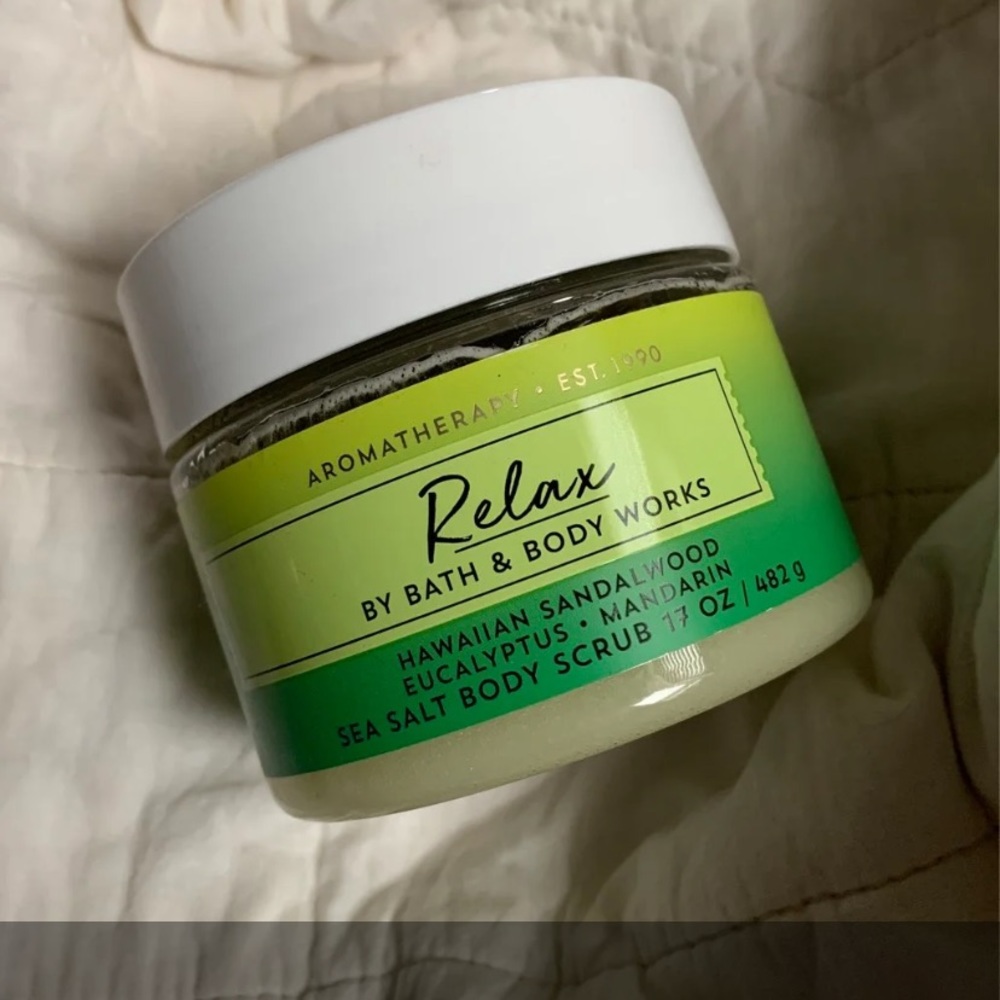 Bath & Body Works Relax Aromatherapy scrub